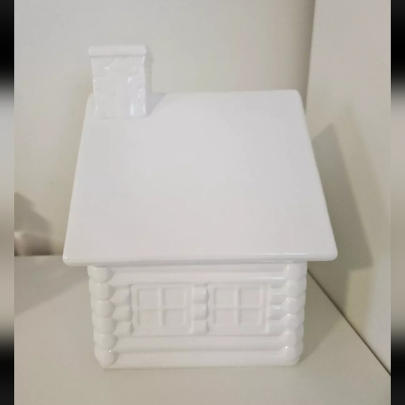 White lodge home Cookie Jar NEW 7*11*7 - Picture 4 of 7